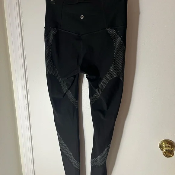 Lululemon Mapped Out High-Rise Tight 28” - Picture 9 of 9